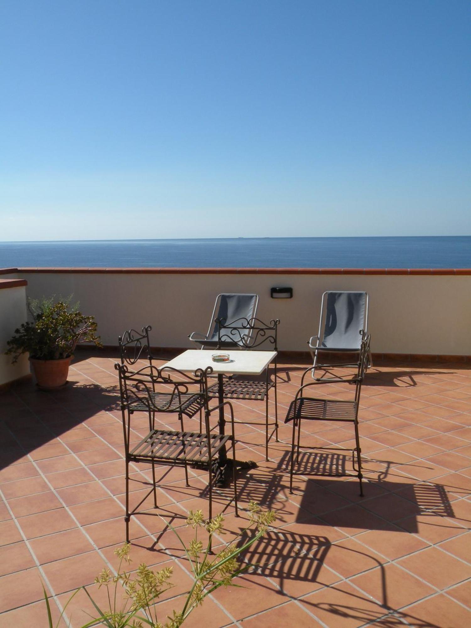 Terrazze Sul Mare Melito Di Porto Salvo Hotel Luaran gambar